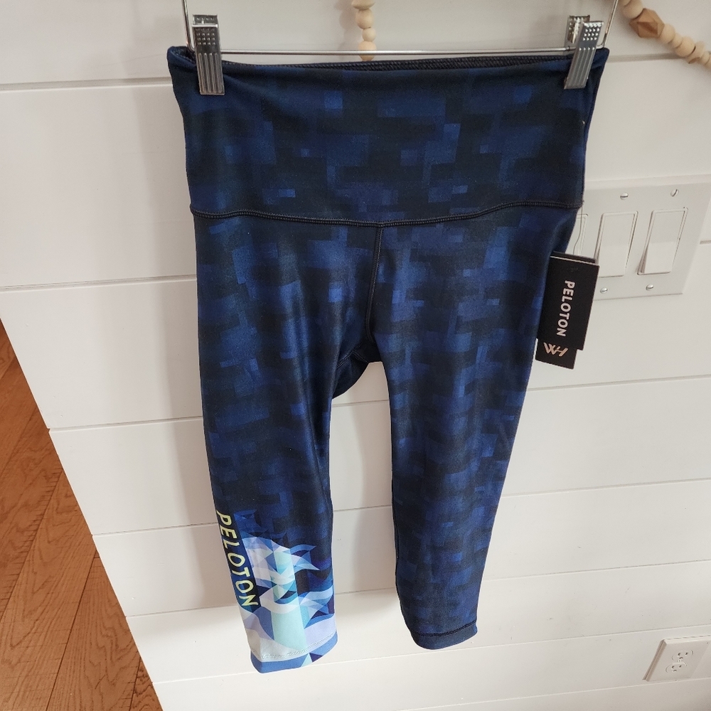 Peloton Bowie High Waist Capri Reversible pyramid sz M - Picture 8 of 16